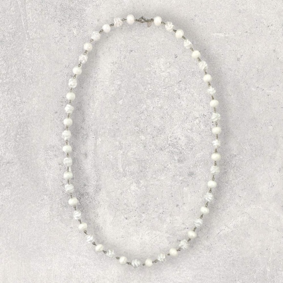 SARAH COVENTRY Vintage White Acrylic Floral Rosette Beaded 2in1 Brooch Necklace - Picture 6 of 10